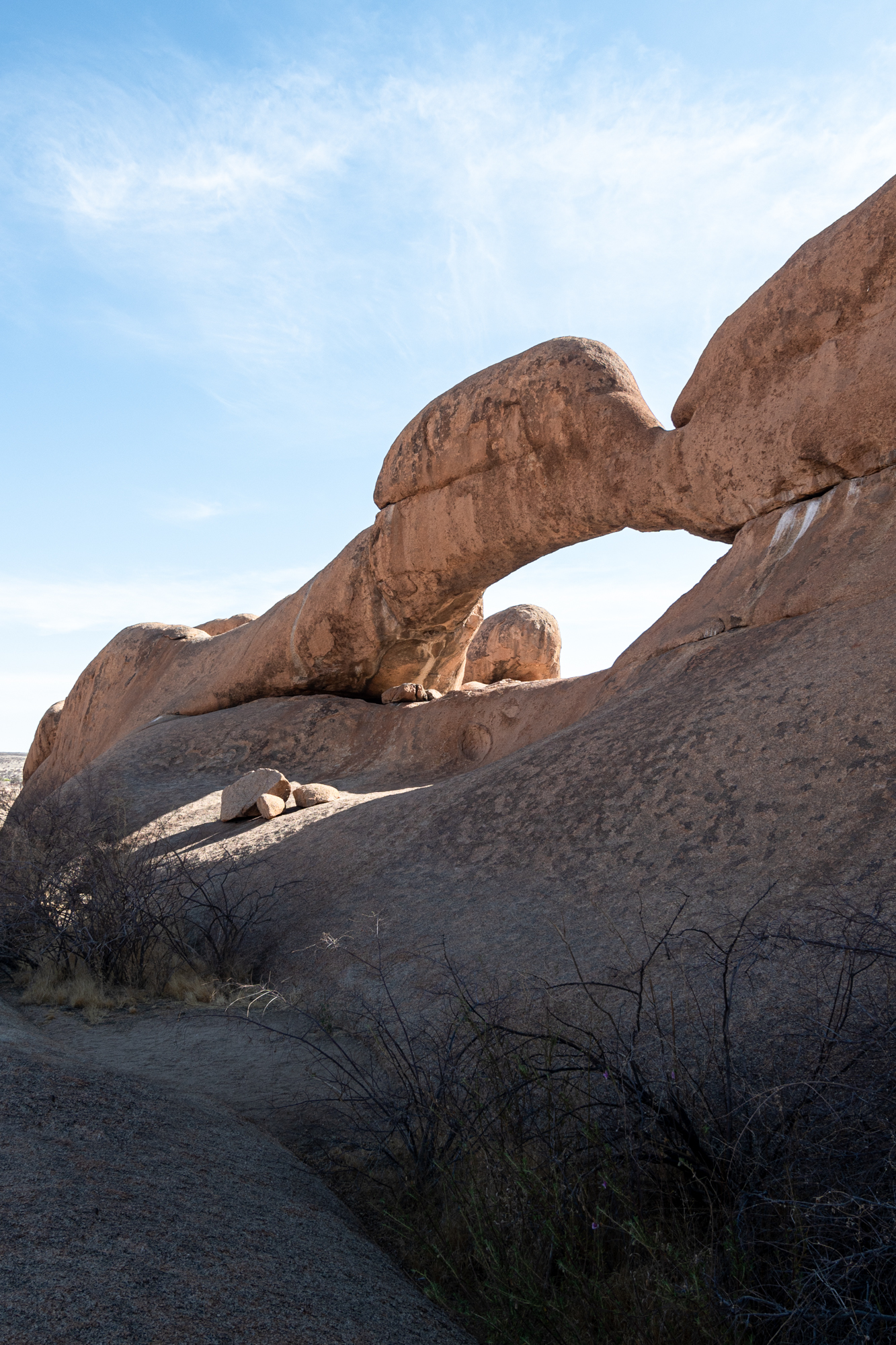 Spitzkoppe National Park: view at the rock arch.
